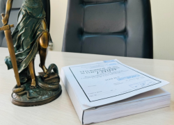 В Астрахани дознавателя полиции обвинили в фальсификации доказательств