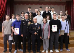 Ветераны и сотрудники архива УФСБ России по Астраханской области посетили СОШ № 33 имени Н.А. Мордовиной