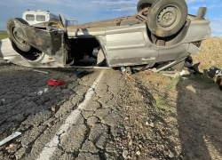 Под Астраханью в ДТП с перевернувшимся автомобилем погиб подросток
