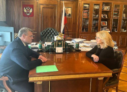 Астраханский губернатор и вице-премьер России обсудили поддержку бойцов СВО