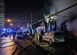 В полночь в центре Астрахани горели два дома