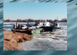 В Икрянинском районе Астраханской области перестали работать паромные переправы из-за непогоды