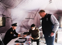 Игорь Бабушкин оценил работу пункта отбора военнослужащих по контракту в Ахтубинске