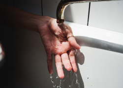 Арест трёх автомобилей вынудил астраханский МУП отдать долги 