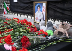 Астраханцы создали мемориал у здания Генерального консульства Ирана