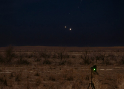 Астраханцы заинтересовались двумя мерцающими точками в небе