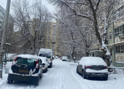 Астраханских водителей попросили не мешать работе снегоуборочной техники