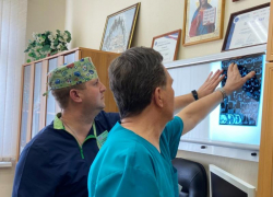 Астраханские врачи провели редкую операцию по удалению паразитарной кисты на сердце
