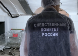 В Астрахани закрыли популярный гастроном из-за вспышки сальмонеллеза