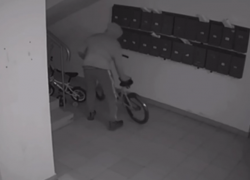 Астраханца-рецидивиста поймали на краже велосипедов