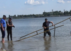 Астраханские водолазы достали из воды 200 килограммов опасных предметов