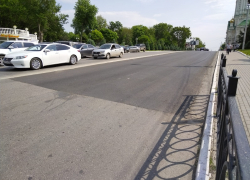 Возле Астраханского Кремля заменили 1000 квадратных метров асфальта 