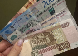 Сотрудница астраханского банка оформляла кредиты на клиентов без их ведома