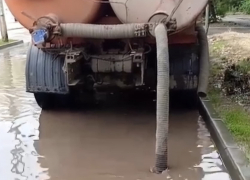 За ночь с улиц Астрахани откачали свыше 500 кубометров дождевой воды 