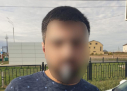 Астраханские полицейские нашли у волгоградца в машине 200 граммов наркотиков