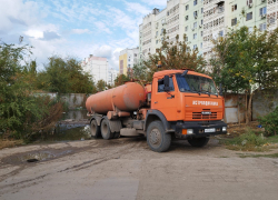 Астраханские коммунальщики устранили крупную аварию в микрорайоне Бабаевского