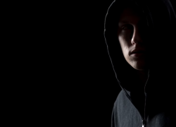 В Астрахани подростки напали на местного жителя ради электронной сигареты