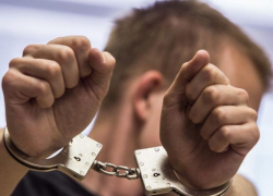 В Астрахани полиция поймала подростка на сбыте синтетических наркотиков