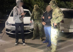 Владелец астраханской бахчи заплатит штраф за попытку дать взятку пограничникам