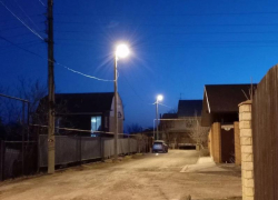 В одном из самых темных переулков Астрахани обустроили уличное освещение