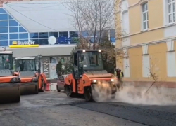  В Астрахани начали ремонт улицы, которая давно этого ждала