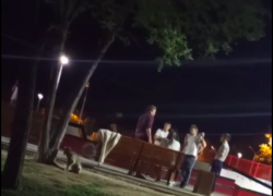 Двух астраханцев жестоко избили битой за длину волос: кадры очевидцев