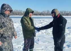 Астраханец провалился под лед на глазах у водолазов на тренировке