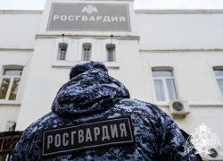 На территорию охраняемого объекта проник астраханец в федеральном розыске