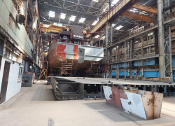 На астраханском судостроительном заводе рассказали, зачем кораблям назначают крёстных матерей