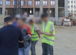 В Астрахани полицейские увезли со строек 20 иностранцев