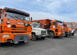 15 спецмашин в Астрахани прошли проверку на готовность к паводку  