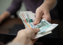 Очередной астраханский чиновник погорел на взятке