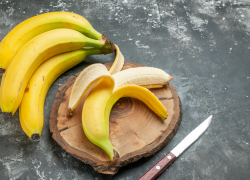 Астраханский фермер выращивает бананы и папайю, но в магазины не поставляет