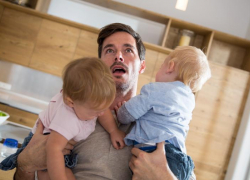 Астраханским папам хотят расширить право на использование материнского капитала