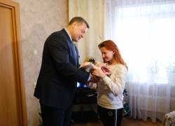 Игорь Бабушкин исполнил мечту юной астраханки, оставшейся без родителей