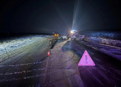 В Астраханской области иномарка выехала на встречку, погибли младенцы, несколько человек пострадали