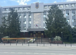 Астраханцев призвали сообщать обо всех подозрительных случаях на праздниках