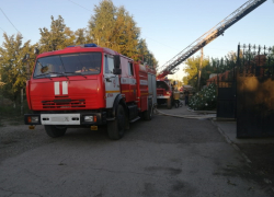 Ранним утром в Астрахани произошел крупный пожар