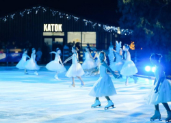 Катки в Астраханском кремле за два месяца посетили 50 000 человек