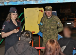 В день «Последних звонков» астраханские полицейские ловили пьяных и загулявшихся подростков