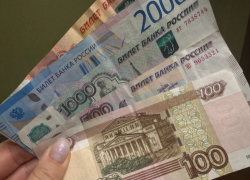 Астраханка уклонялась от алиментов и продолжала тратить пособия на детей