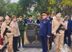 В Астрахани возвели обелиск «Астраханцам – защитникам Сталинграда»