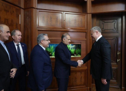 Астраханский губернатор встретился с делегациями от стран Прикаспия