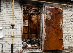 Ночью в Астрахани горело здание спортивного клуба по каратэ