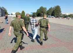 В астраханском аэропорту задержали иностранца с запретом на въезд в Россию