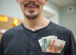 Участковый заработал уголовное дело, защищая от него астраханца