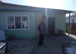 В доме у астраханца нашли 100 граммов запрещенных к обороту веществ 