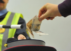 Астраханцу придётся заплатить штраф за взятку сотруднику ГИБДД