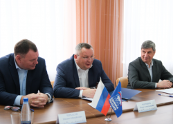 Спикер астраханского парламента провел прием граждан в Камызякском районе