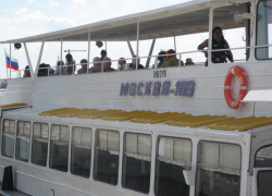 В Астрахани начал ходить теплоход "Москва-169" 